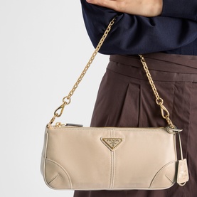 Re-Edition 2002 Medium Leather Shoulder Bag