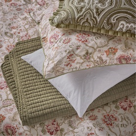 Nora Cushion Green/Tuberose