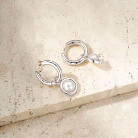Lilia Pearl Earrings