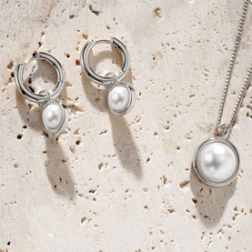 Lilia Pearl Earrings