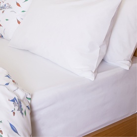 Fox & Friends Fitted Sheet White