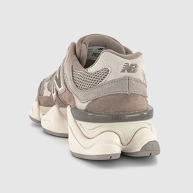 9060 Trainers