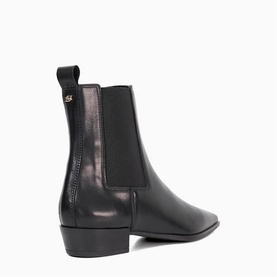 Parkas Chisel Toe Chelsea Boots