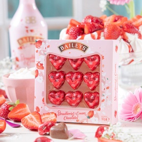 Strawberry & Cream Filled Chocolate Hearts 90g
