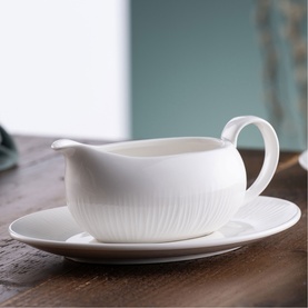 Erne Sauce Boat and Tray Set