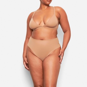 High-Waisted Thong Sienna