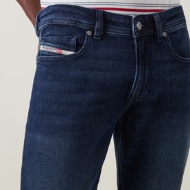 1979 Sleenker Mid-Rise Skinny Leg Jeans
