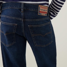 2023 D-Finitive Mid-Rise Tapered Jeans