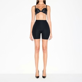 Butt & Hip Enhancing Mid Thigh Short Onyx