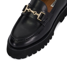 Groundbreaking Wide-Fit Loafers