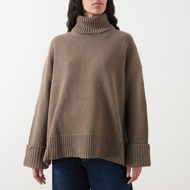 Sakeiku Turtleneck Sweater
