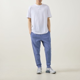 Globe Back Graphic Logo T-Shirt