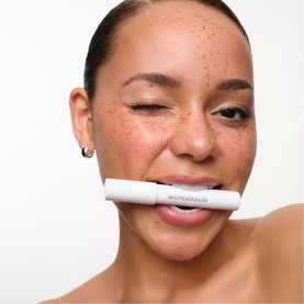 Wonder Blading 3-in-1 Lip Scrub