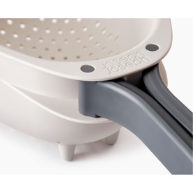 Droplet Compact Colander with Folding Handles