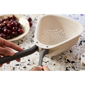 Droplet Compact Colander with Folding Handles