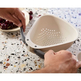 Droplet Compact Colander with Folding Handles