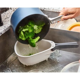 Droplet Compact Colander with Folding Handles