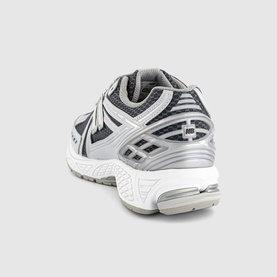 1906 Trainers