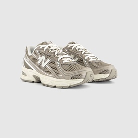 740 V2 Trainers