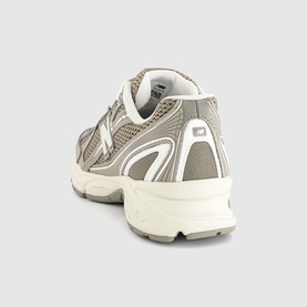 740 V2 Trainers