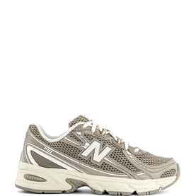 740 V2 Trainers