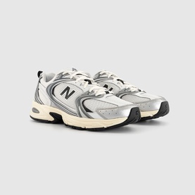 MR530 Trainers