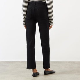 Le Sleek Straight-Leg Jeans