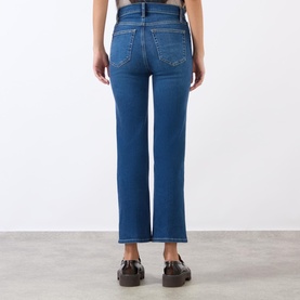 Le Sleek Straight-Leg Jeans
