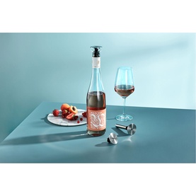 Champ Pourer and Stopper