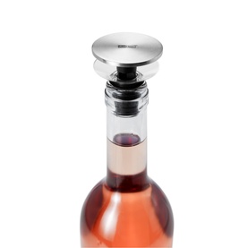 Champ Pourer and Stopper