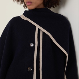 River Contrast Trim Cape