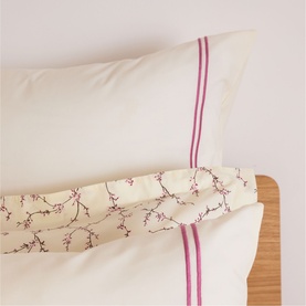 180 Thread Count Evelyn Buttermilk Square Pink Rolenio Pillowcase