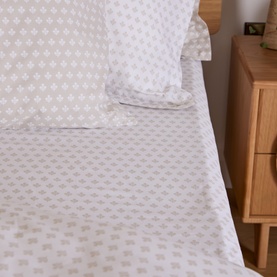 300 Thread Count Mia Fitted Sheet