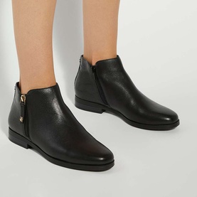 Poleyn Ankle Boots
