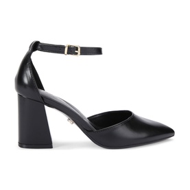 Refined Wide Fit Courts