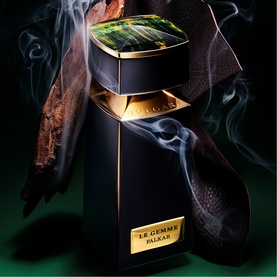 Bvlgari Le Gemme Falkar Eau de Parfum 125ml, black bottle with emerald green and gold cap, gold nameplate, styled with smoky atmospheric backdrop