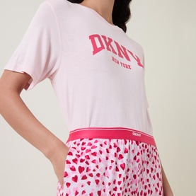 Logo T-Shirt & Heart Bottoms Pyjama Set