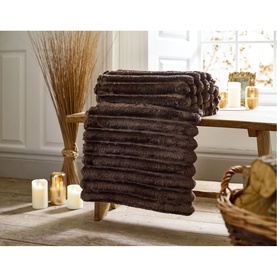 Alnick Fleece Ribbed Throw Mocha