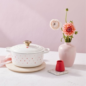 Signature Cast Iron Hearts Round Casserole 22cm