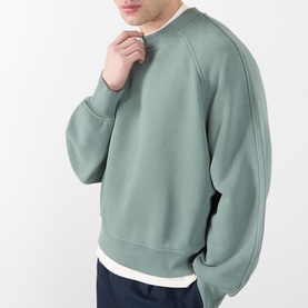 Washed Raglan Sweatshirt