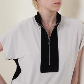 Colour-Blocked Half-Zip Sweatshirt