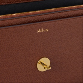 Darley Clutch