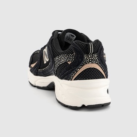 MR530 Lace-Up Trainers