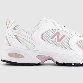 MR530 Lace-Up Trainers