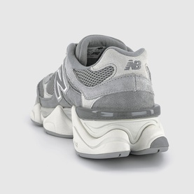 9060 Trainers
