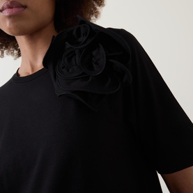 Davienne Floral Appliqu&eacute; T-Shirt