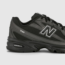 740 V2 Trainers