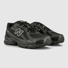 740 V2 Trainers