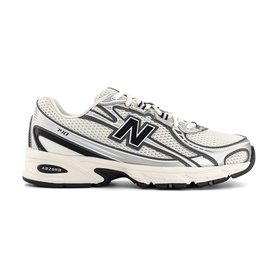 740 V2 Trainers