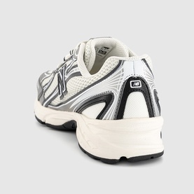 740 V2 Trainers